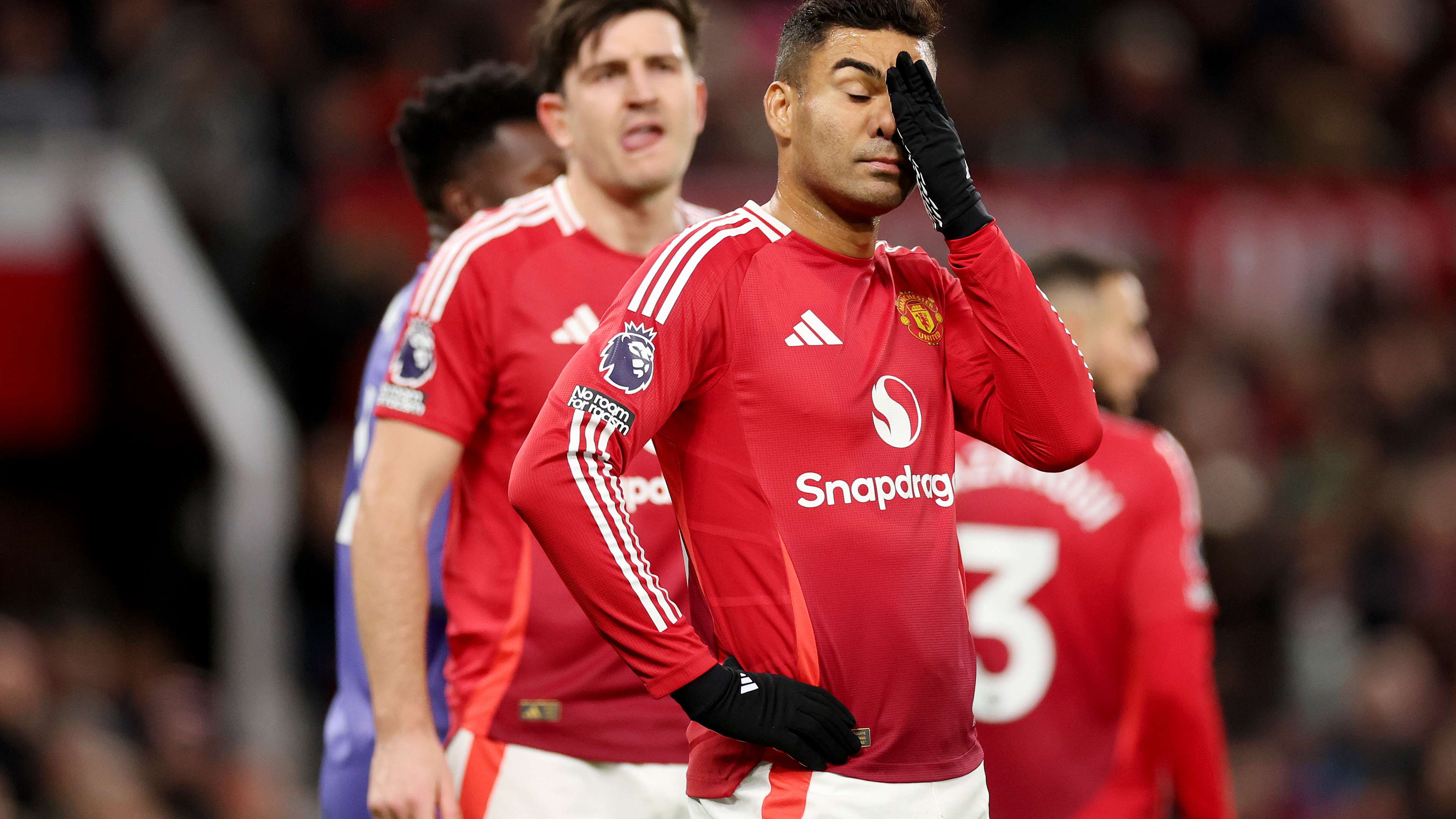 学雷锋精神，足球情暖童心，共筑爱心梦想